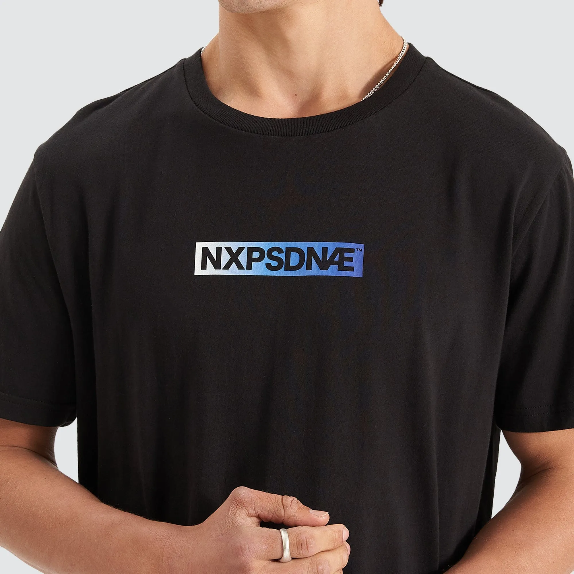 Fandom Cape Back Tee Jet Black