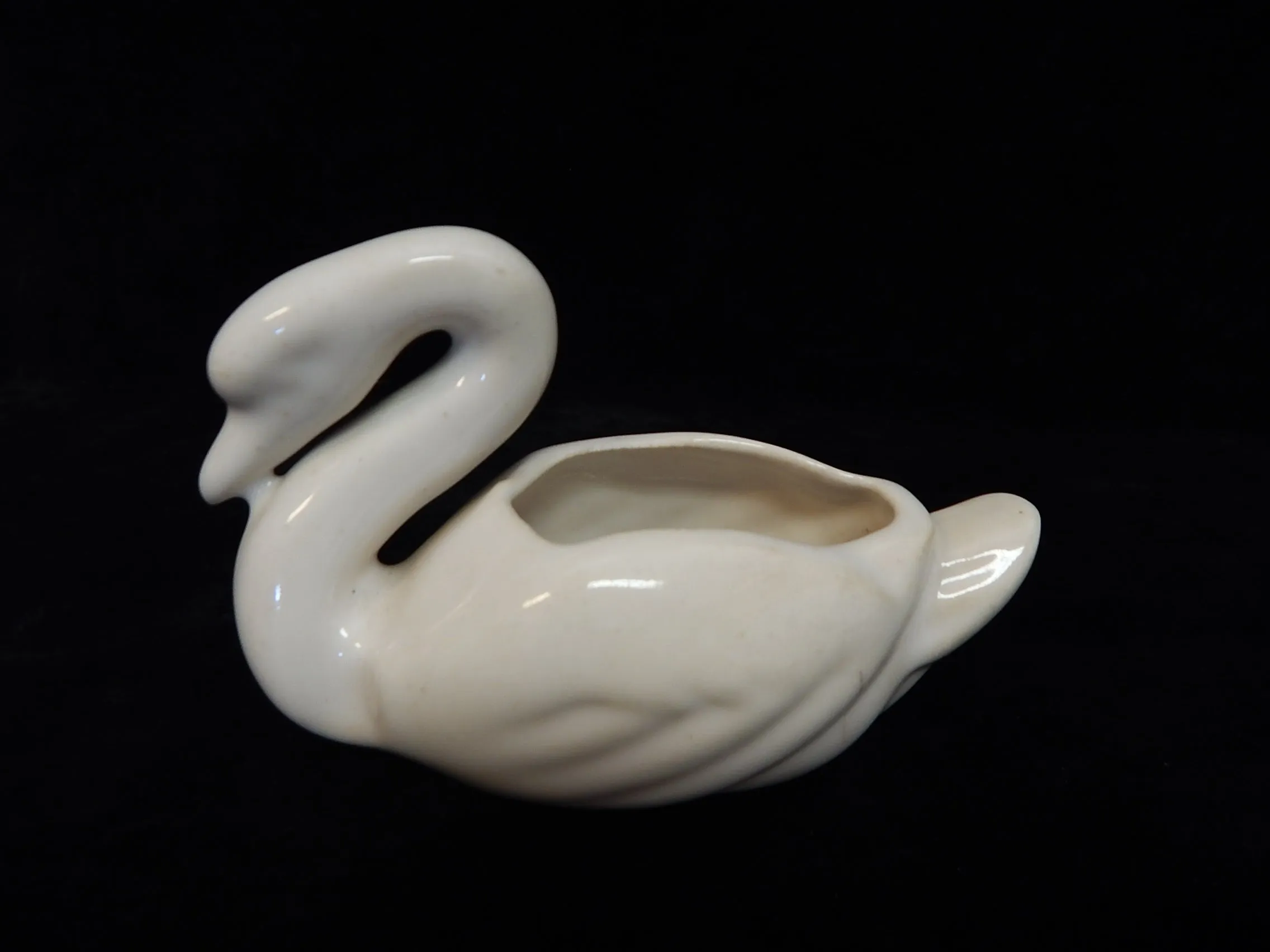 Pair of Bauer Pottery Swans - Very Good Condition