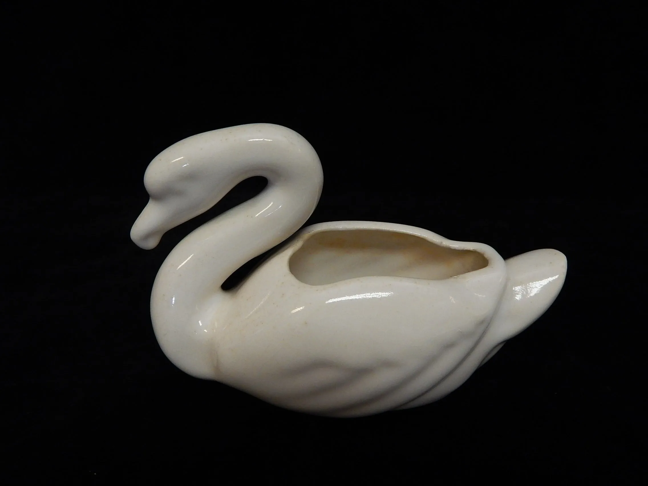 Pair of Bauer Pottery Swans - Very Good Condition