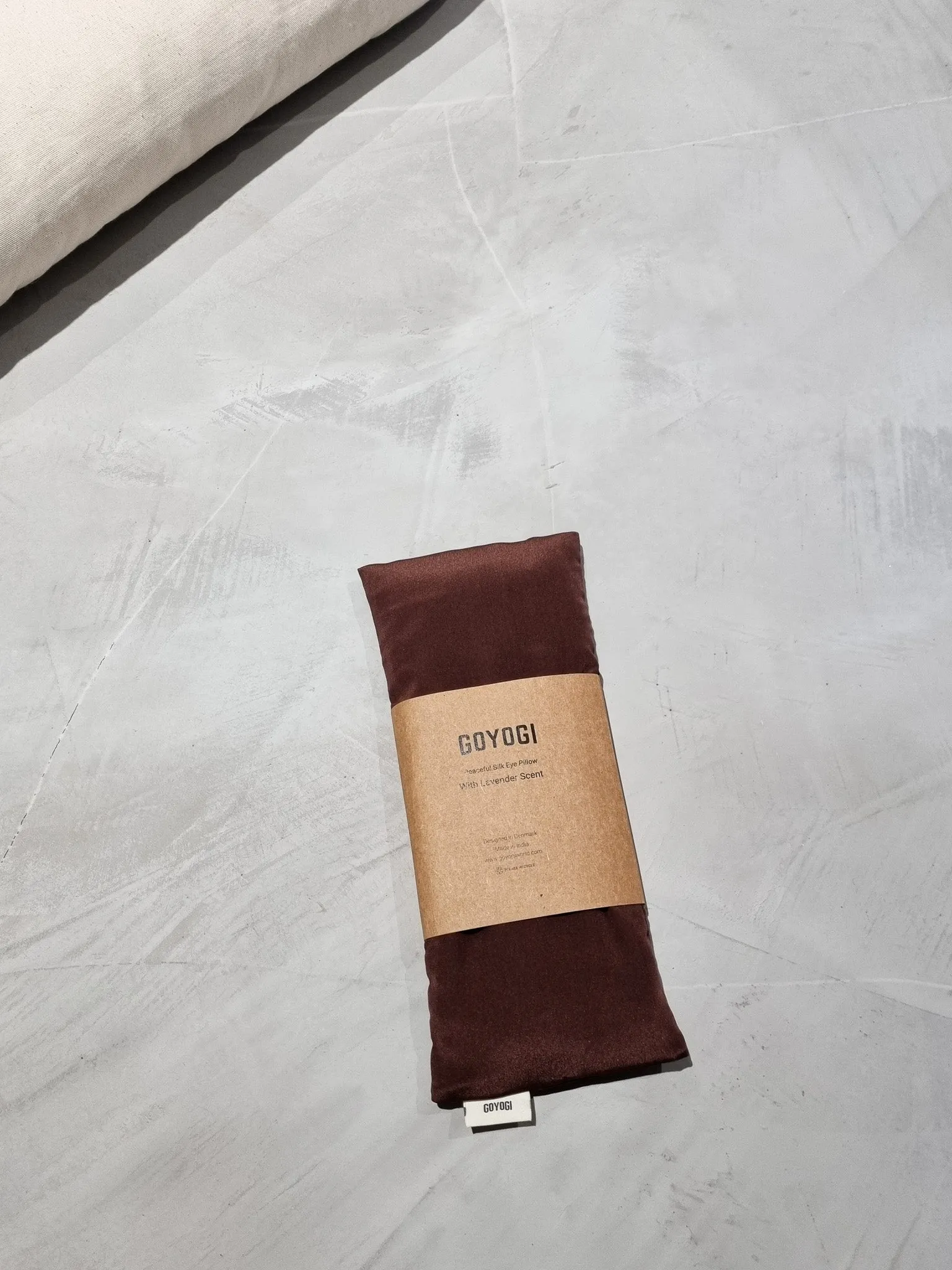 Peaceful Silk Eye Pillow with lavender - Brown